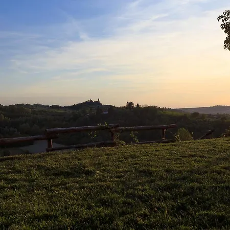 Les Volets Bleus * Camagna Monferrato